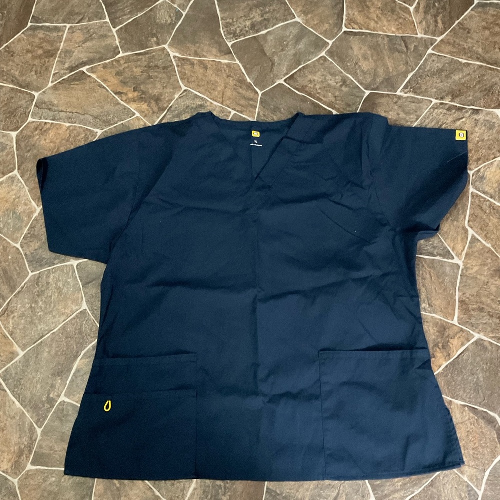 XL unisex scrub top